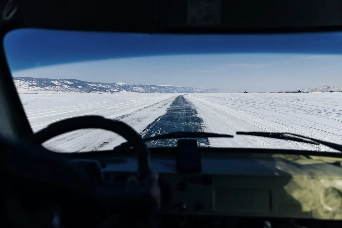 Лёд Байкала
